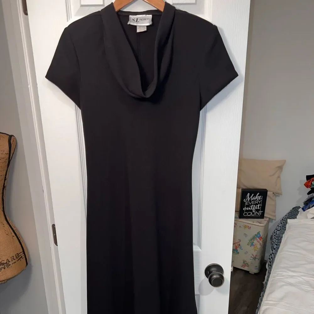Black dress - Picture 2 of 7